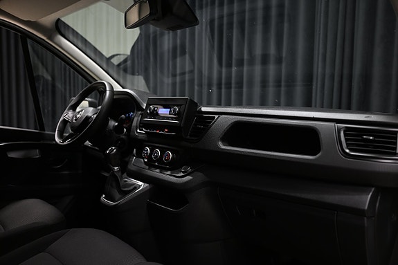 Renault Trafic 23 of 25