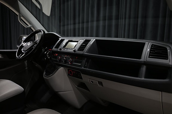 Volkswagen Transporter 12 of 30