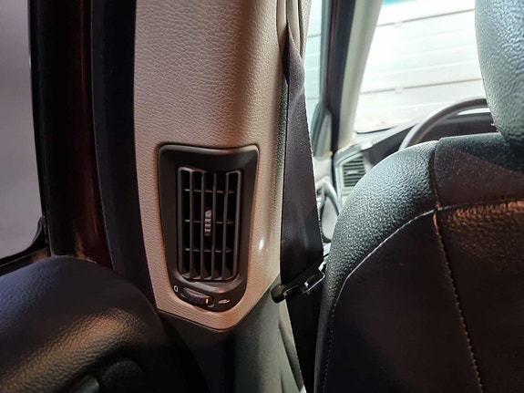 Volvo S60 14 of 16
