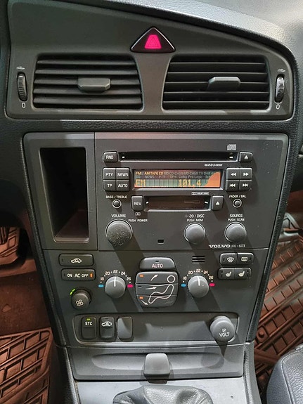 Volvo S60 12 of 16