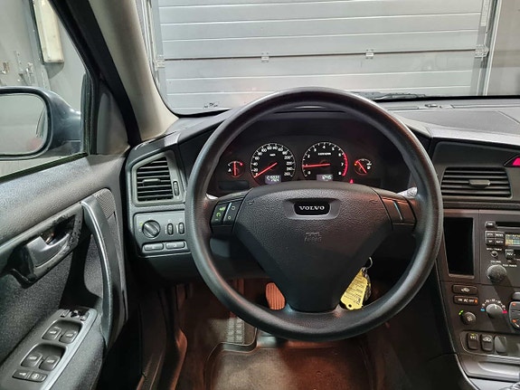 Volvo S60 9 of 16