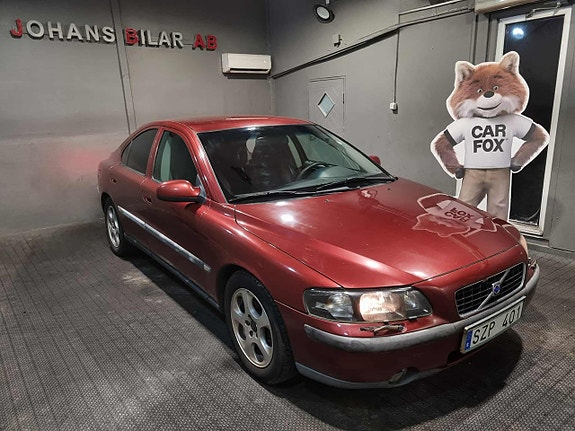 Volvo S60 2 of 5