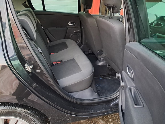 Renault Clio 11 of 13