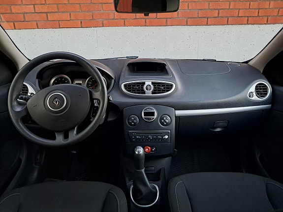 Renault Clio 13 of 13