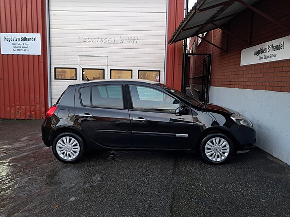 Renault Clio 9 of 13
