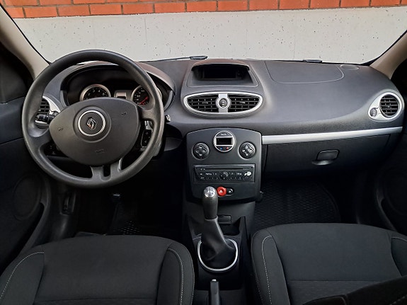 Renault Clio 12 of 13