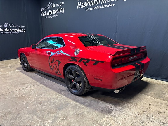 Dodge Challenger 3 of 5