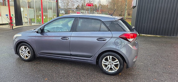 Hyundai i20 4 of 5