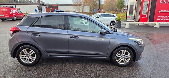 Hyundai i20 3 of 5