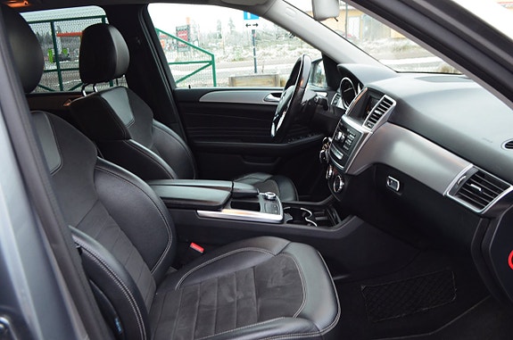 Mercedes-Benz ML350 17 of 24