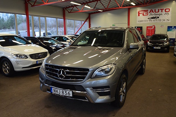 Mercedes-Benz ML350 13 of 24