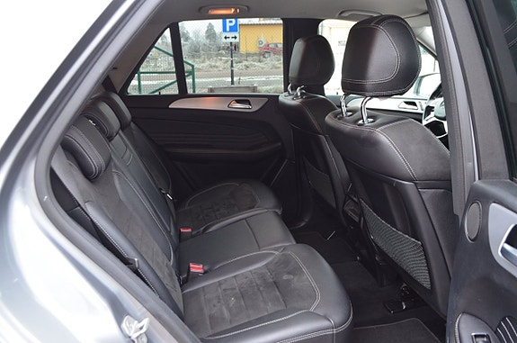 Mercedes-Benz ML350 21 of 24