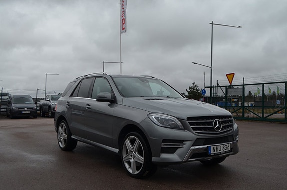 Mercedes-Benz ML350 10 of 24