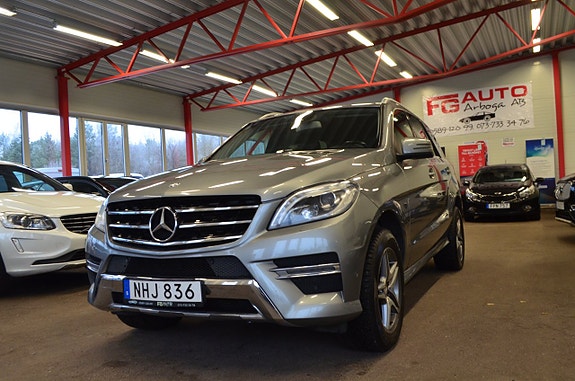 Mercedes-Benz ML350 14 of 24