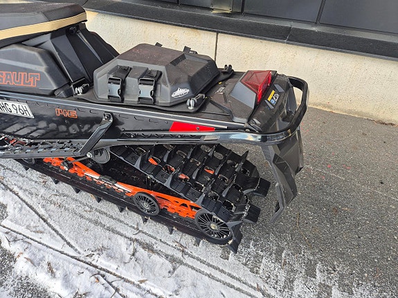 Polaris 850 SWITCHBACK ASSAULT 146 -24 4 of 5