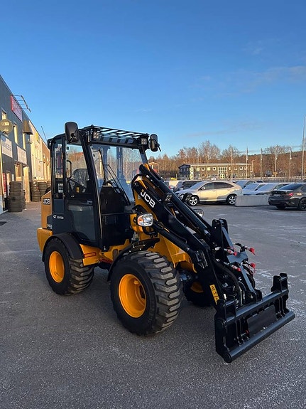 JCB 403 Plus Agri 4 of 5