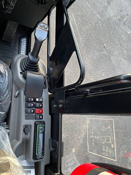 JCB 403 Plus Agri 6 of 7