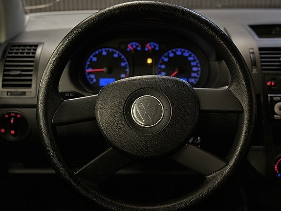 Volkswagen Polo 18 of 23
