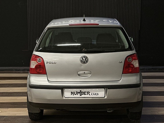 Volkswagen Polo 10 of 23