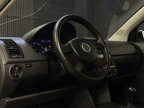 Volkswagen Polo 14 of 23