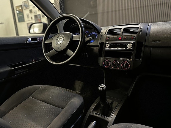 Volkswagen Polo 20 of 23