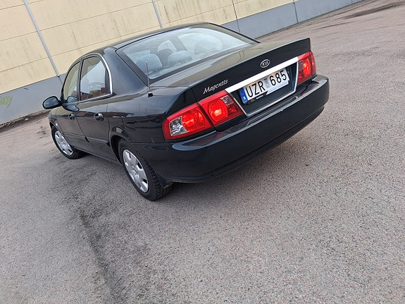Kia Magentis 2 of 18