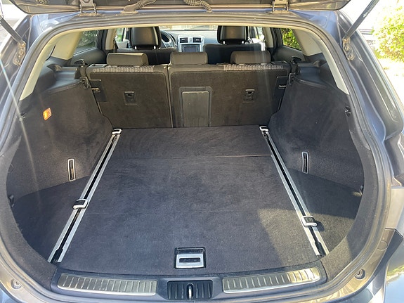 Toyota Avensis 7 of 7