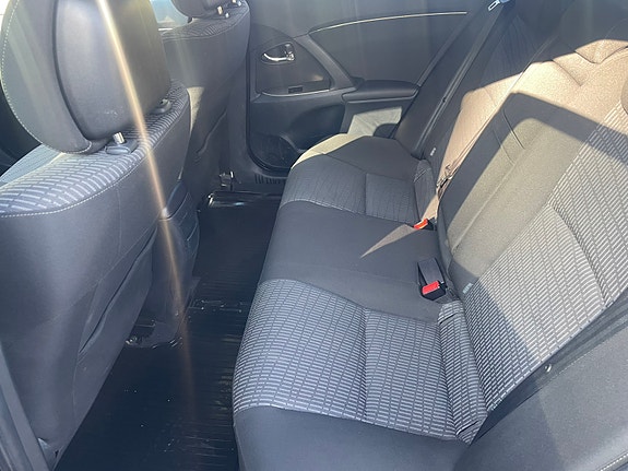 Toyota Avensis 6 of 7