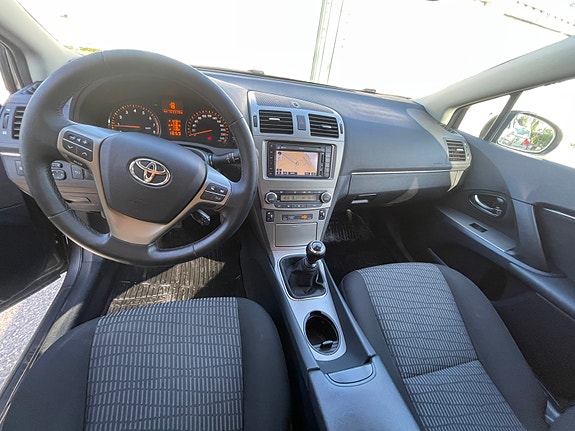 Toyota Avensis 5 of 7