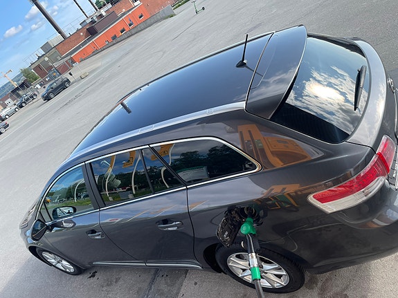 Toyota Avensis 4 of 7