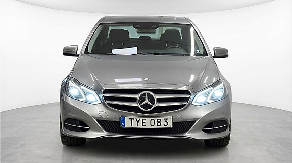 Mercedes-Benz E250 2 of 5