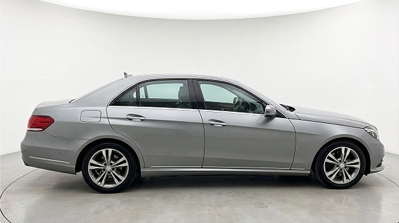 Mercedes-Benz E250 4 of 5