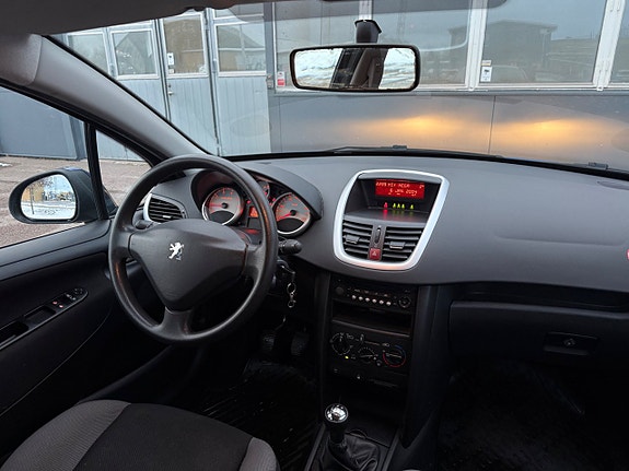 Peugeot 207 13 of 20