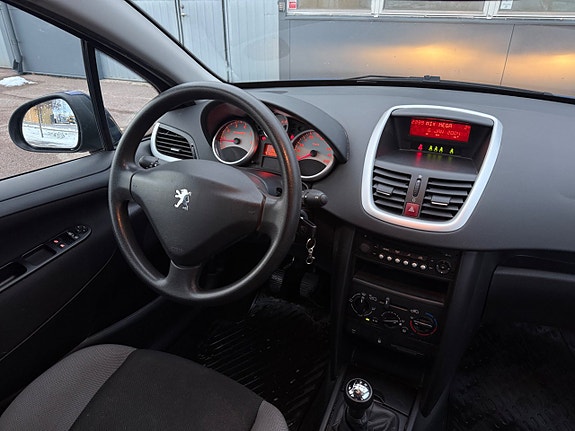 Peugeot 207 14 of 20