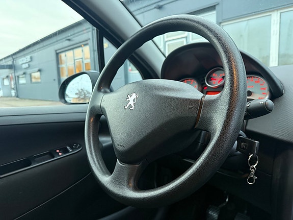 Peugeot 207 16 of 20