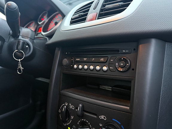 Peugeot 207 18 of 20