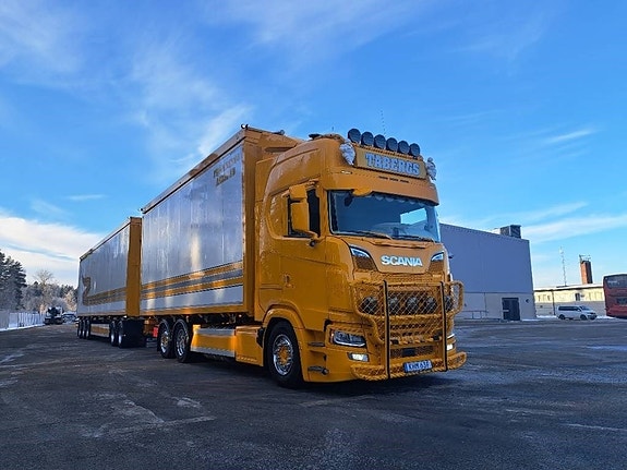 Scania S590B6X2*4NB FlisEkipage