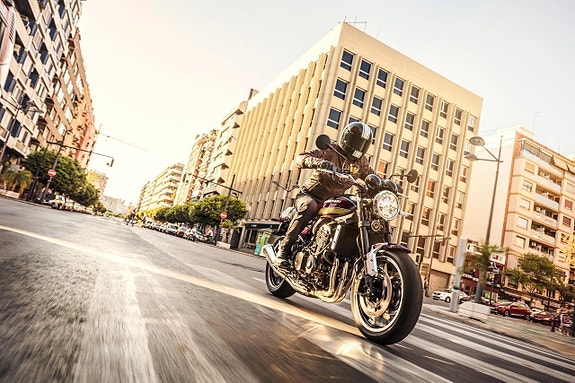 Kawasaki Z900 RS 12 of 20