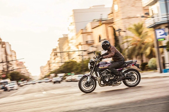 Kawasaki Z900 RS 8 of 20
