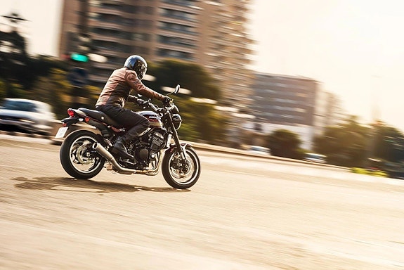 Kawasaki Z900 RS 9 of 20