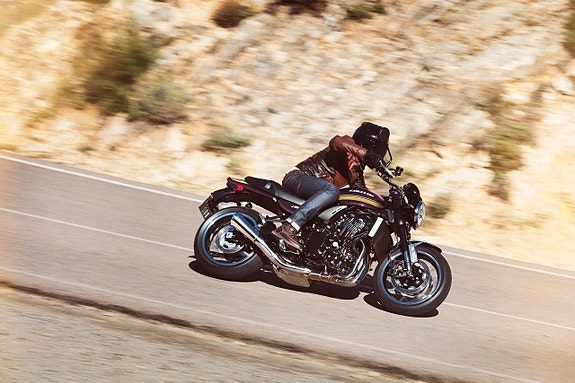 Kawasaki Z900 RS 13 of 20