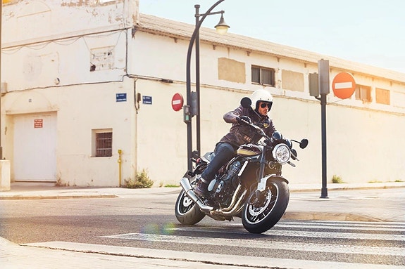 Kawasaki Z900 RS 11 of 20