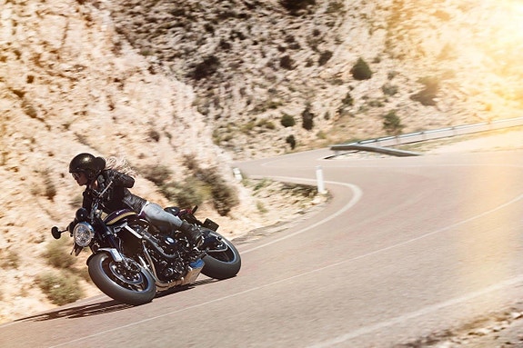 Kawasaki Z900 RS 4 of 20