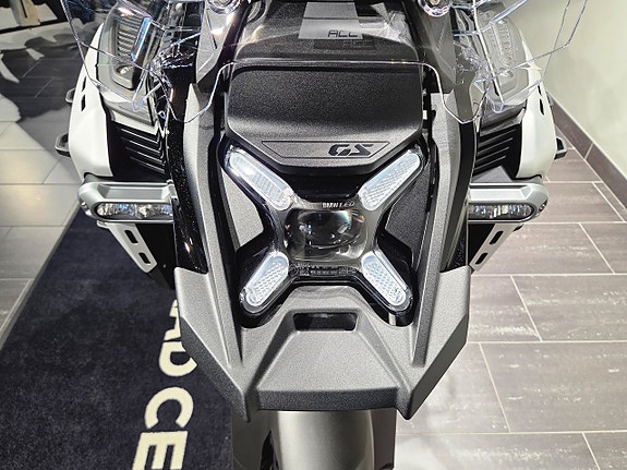 BMW R1300GSA/Touring/Dynamic/Innovation 17 of 18