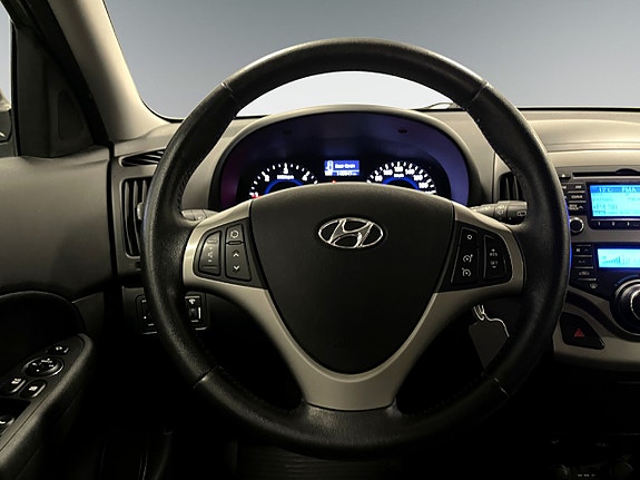 Hyundai i30 8 of 19