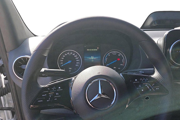 Mercedes-Benz eSprinter 420 5 of 11