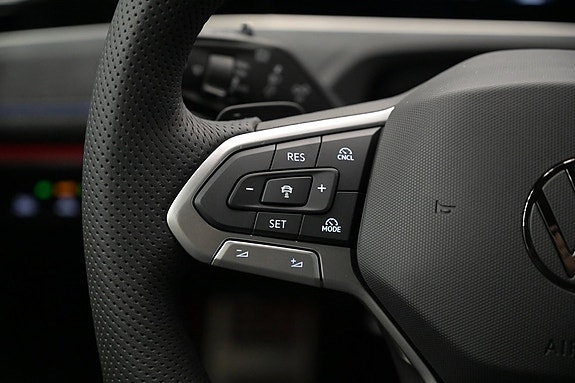 Volkswagen Passat 15 of 28