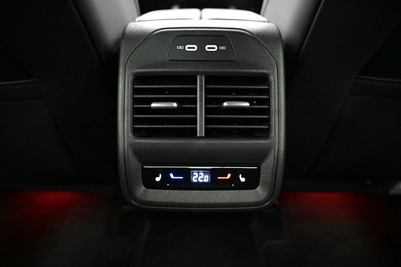 Volkswagen Passat 11 of 28