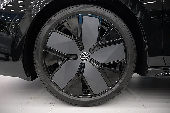 Volkswagen Passat 2 of 28