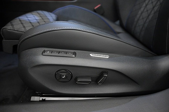 Volkswagen Passat 17 of 28